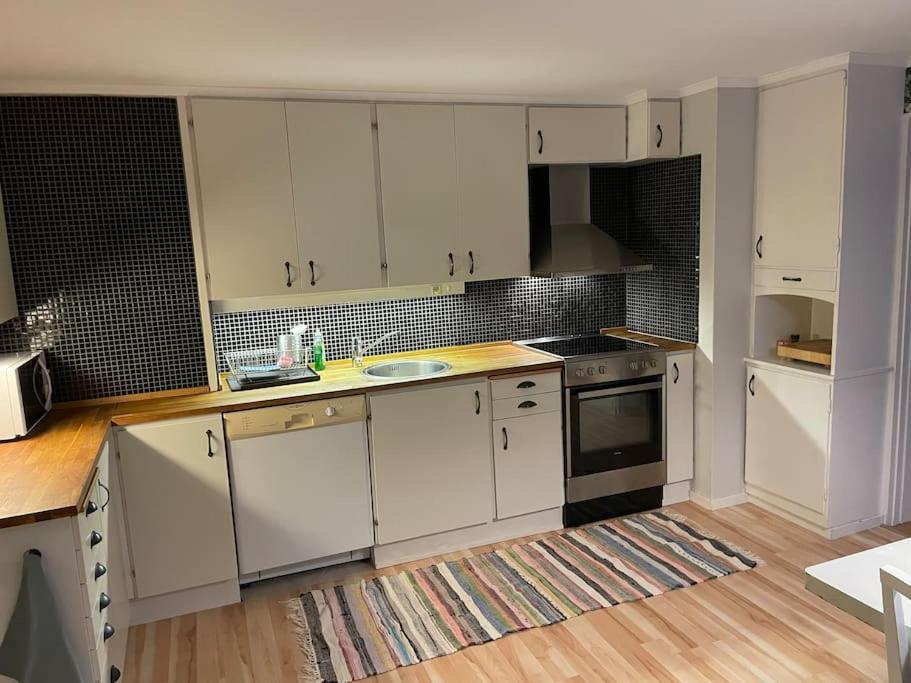 Egen Laegenhet Pa Soedermalm Naera Centrum Sundsvall Dış mekan fotoğraf